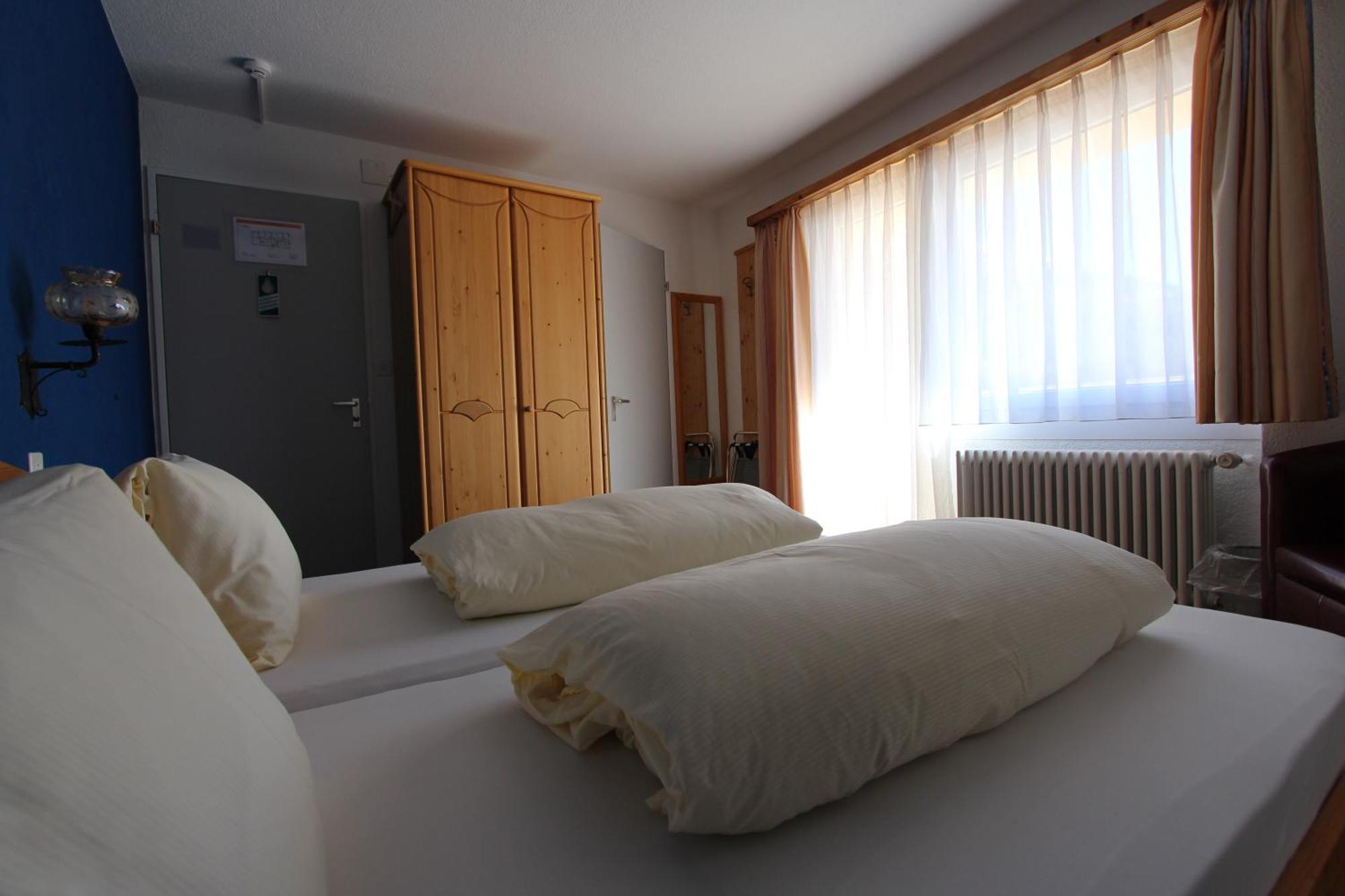 Hotel Al Rom Tschierv Ruang foto