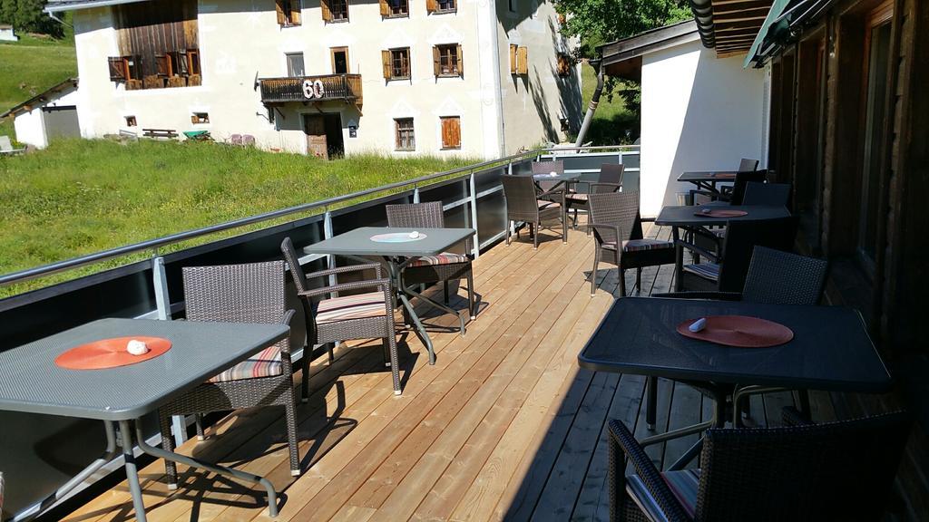 Hotel Al Rom Tschierv Bagian luar foto