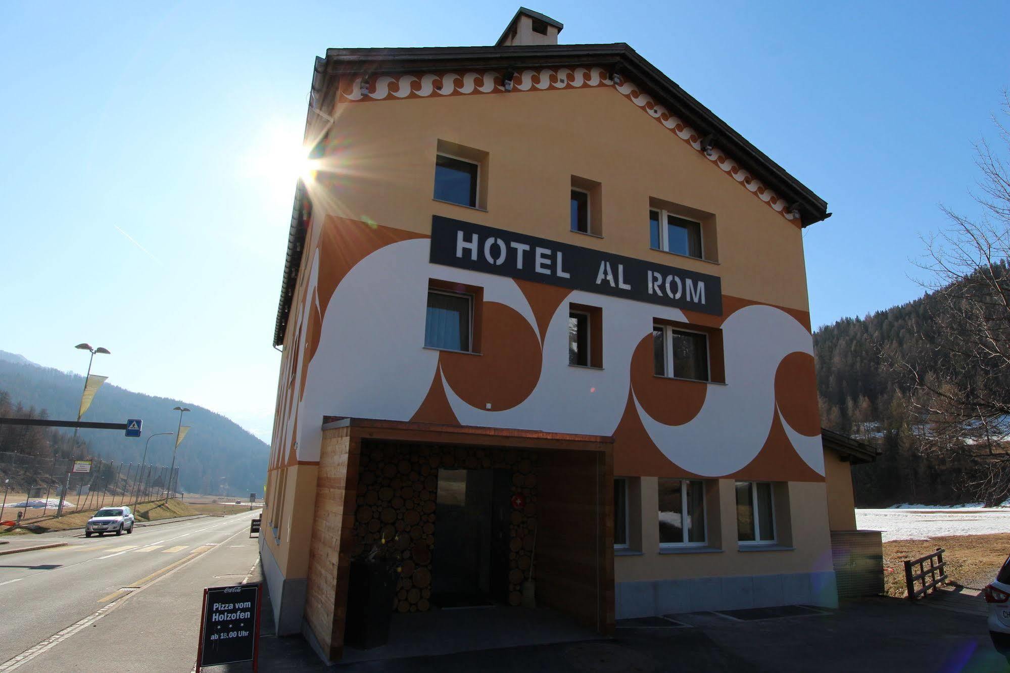 Hotel Al Rom Tschierv Bagian luar foto