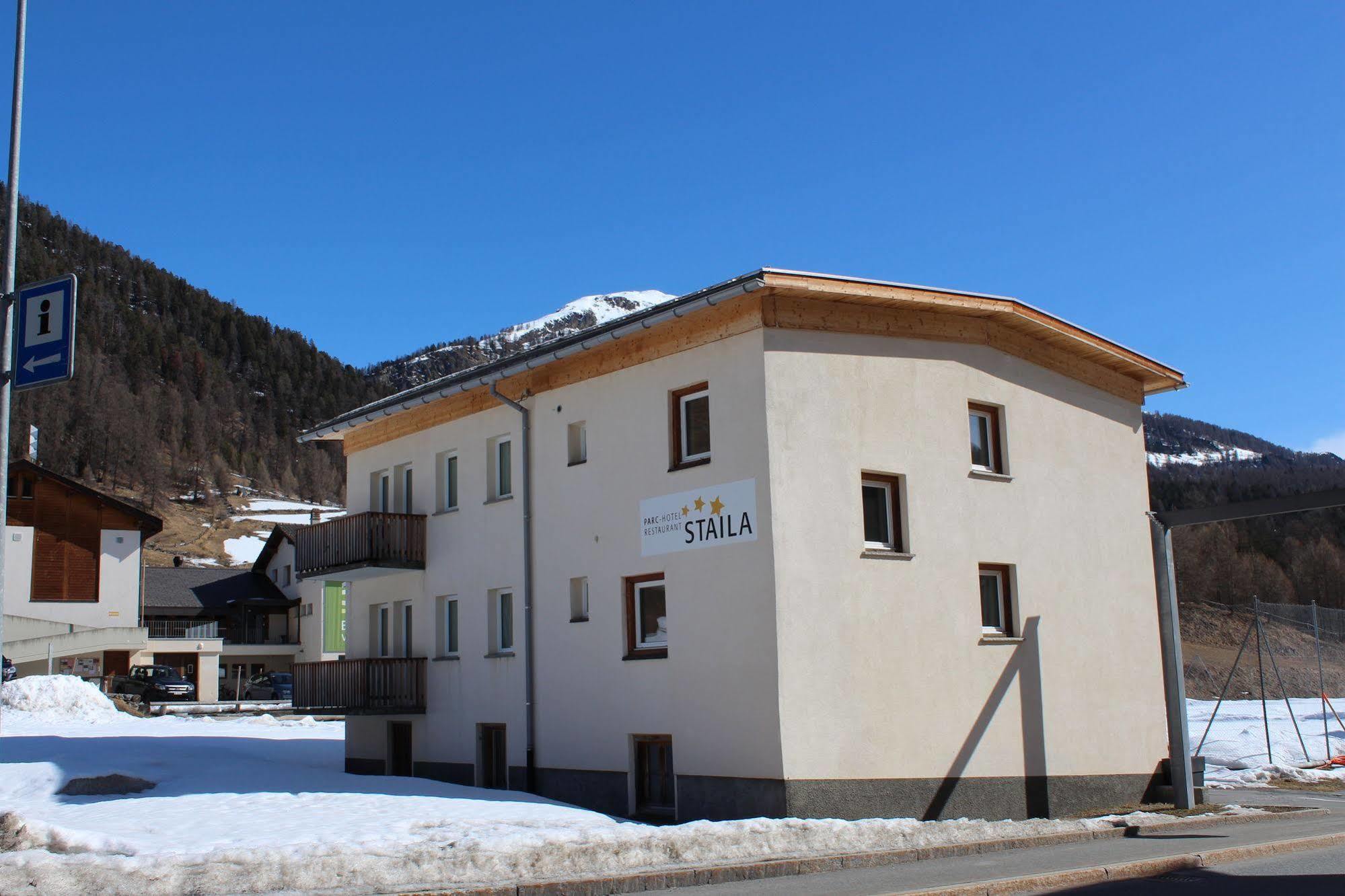 Hotel Al Rom Tschierv Bagian luar foto