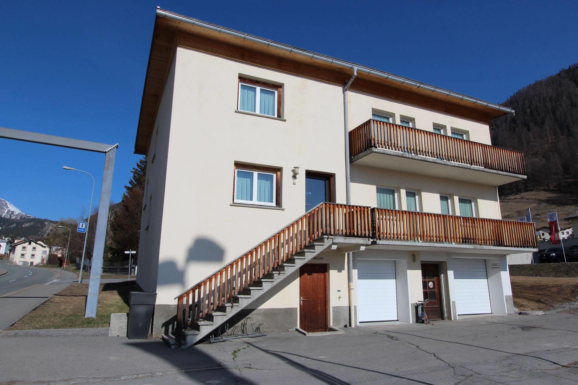 Hotel Al Rom Tschierv Bagian luar foto