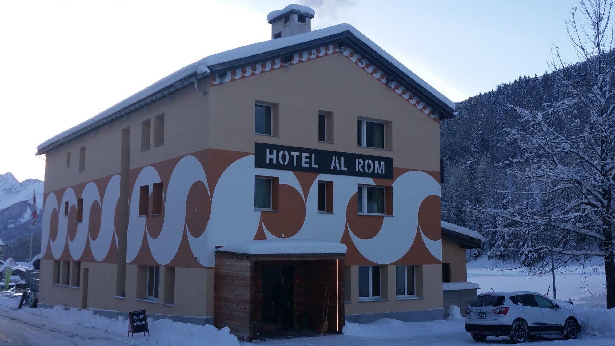 Hotel Al Rom Tschierv Bagian luar foto