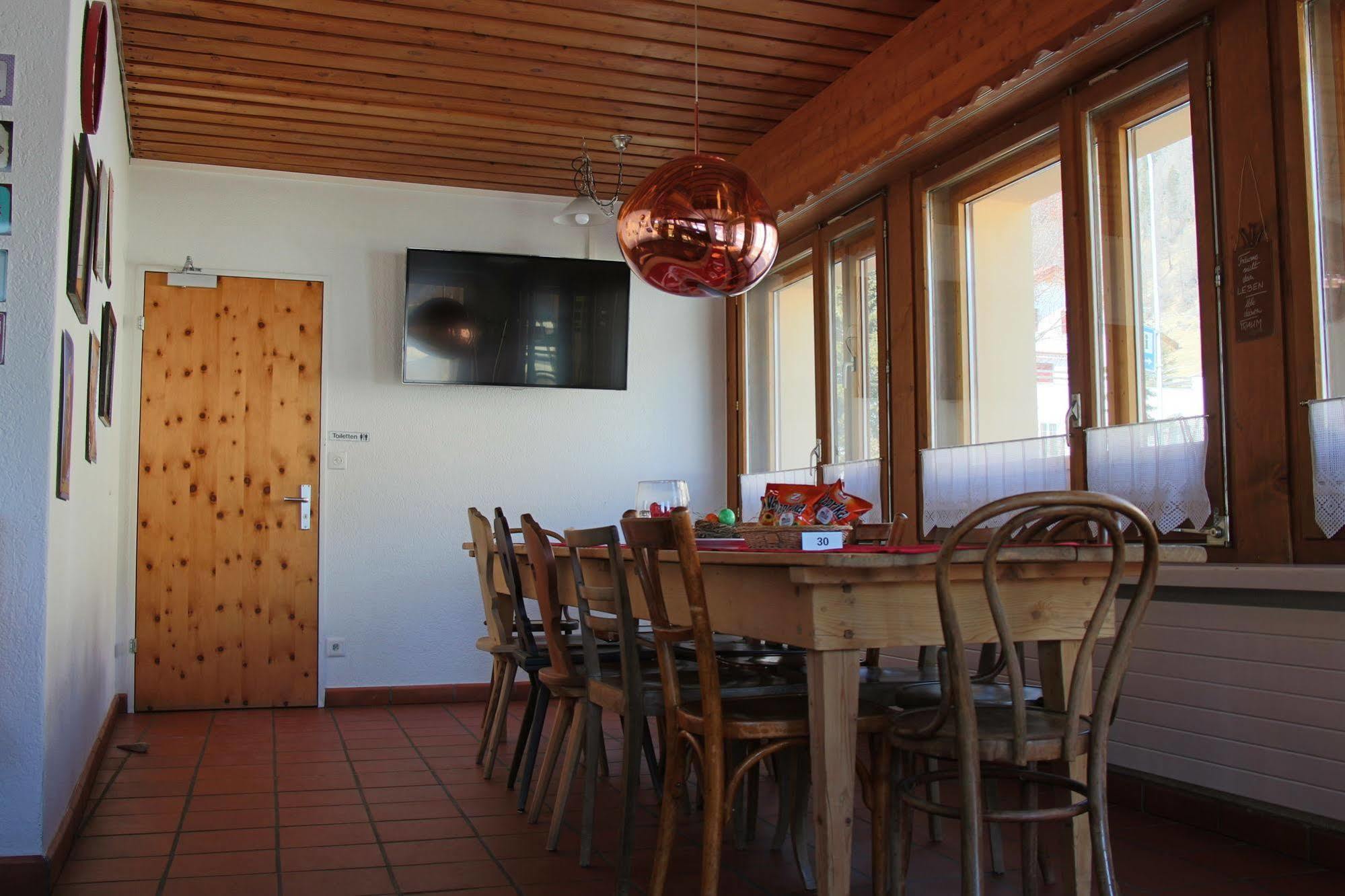 Hotel Al Rom Tschierv Bagian luar foto