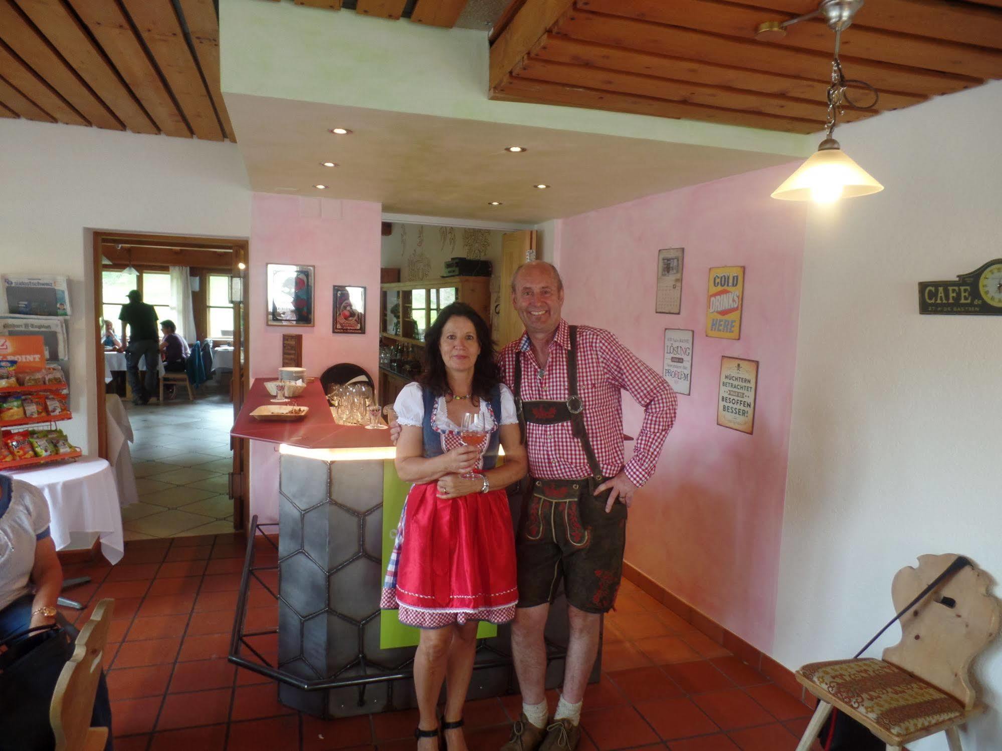 Hotel Al Rom Tschierv Bagian luar foto