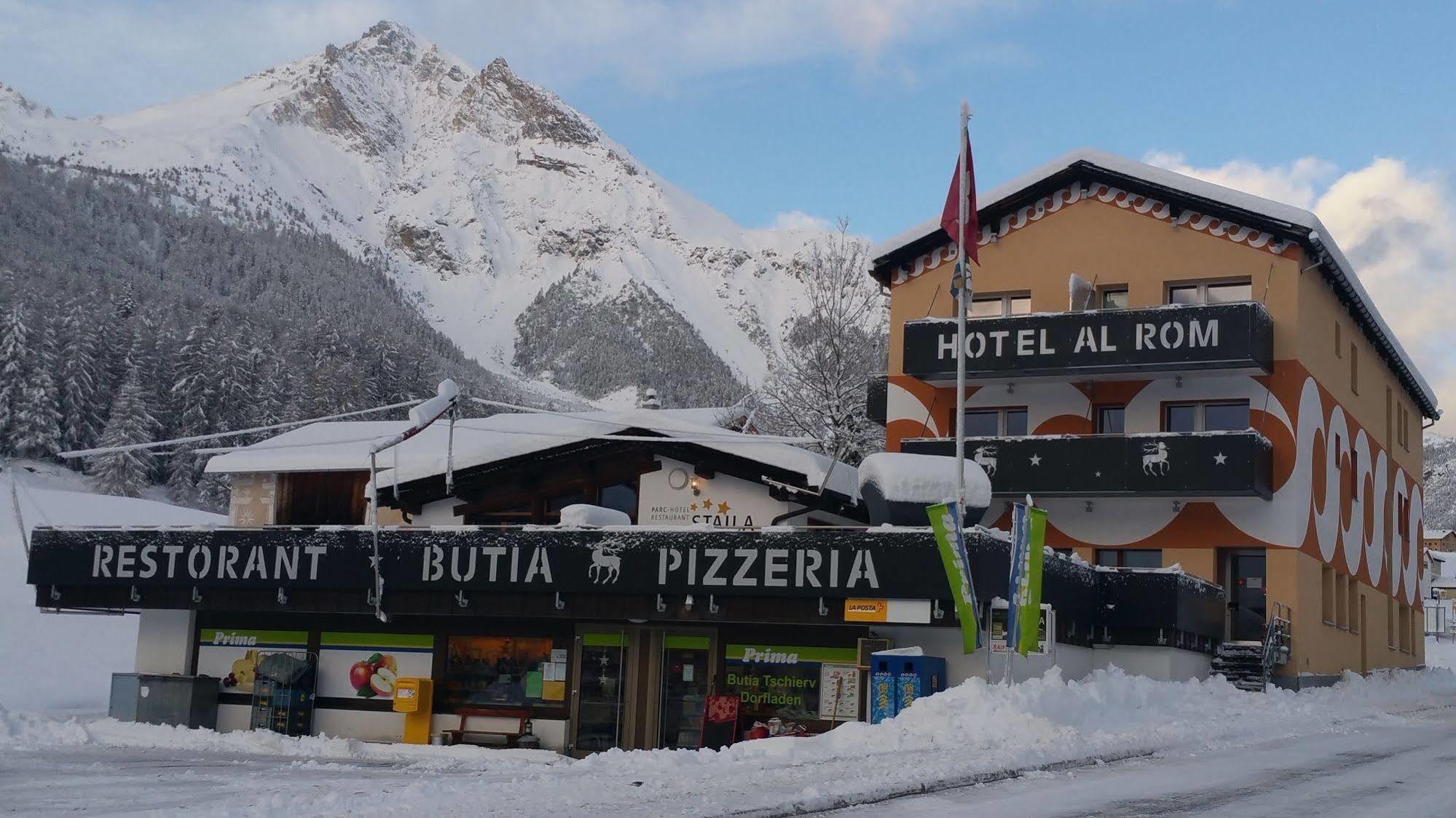 Hotel Al Rom Tschierv Bagian luar foto