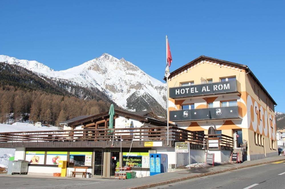 Hotel Al Rom Tschierv Bagian luar foto